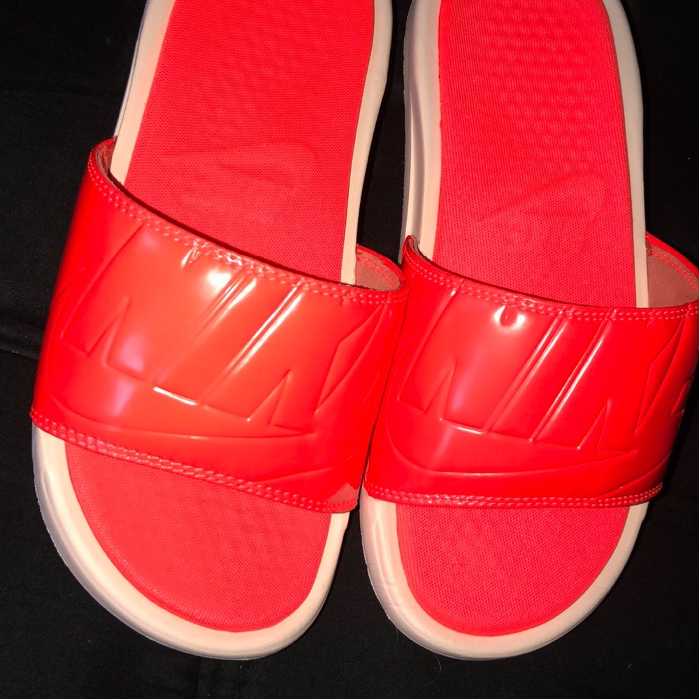 Nike slip Ons